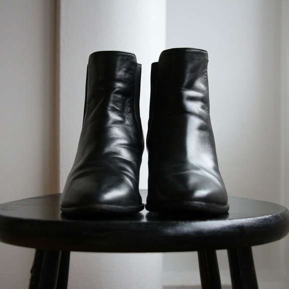 MaxMara Soldino Leather Chelsea Ankle Boot - Picture 2 of 7